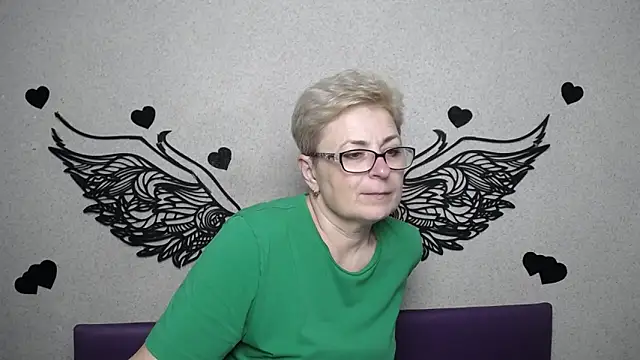 EmiliaGree online show from April 7, 2026, 5:13 pm
