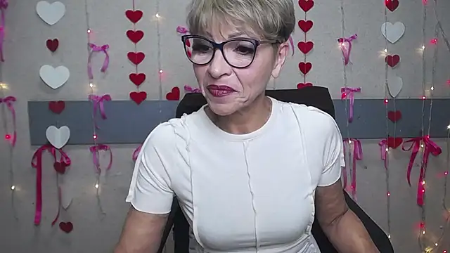 Snapshot of EllaBonito chatting on January 30, 2025, 6:35 am EllaBonito online show from January 30, 2025, 6:35 am