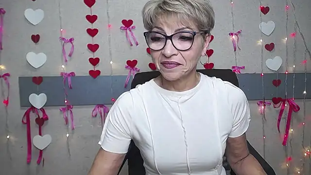 Snapshot of EllaBonito chatting on February 21, 2025, 6:29 am EllaBonito online show from February 21, 2025, 6:29 am