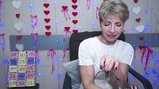 Snapshot of EllaBonito chatting on February 21, 2025, 12:39 pm EllaBonito online show from February 21, 2025, 12:39 pm