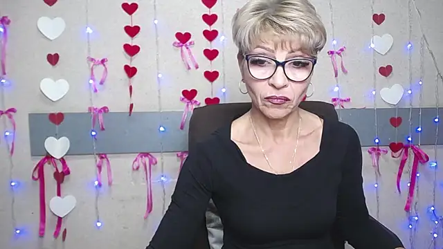 Snapshot of EllaBonito chatting on February 23, 2025, 6:28 am EllaBonito online show from February 23, 2025, 6:28 am