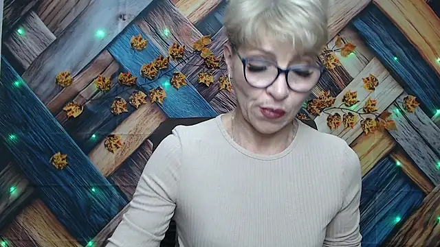 EllaBonito online show from December 1, 2025, 6:29 am