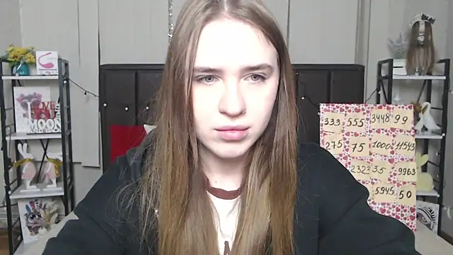 LauraHlot online show from November 21, 2025, 6:39 pm