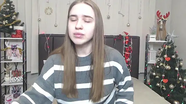 LauraHlot online show from December 23, 2025, 6:44 am