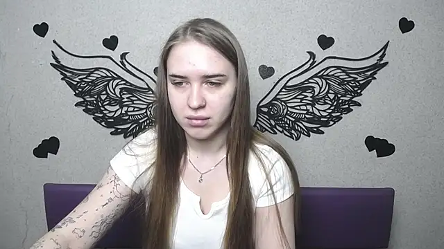 Snapshot of LauraHlot chatting on April 26, 2026, 5:54 pm LauraHlot online show from April 26, 2026, 5:54 pm