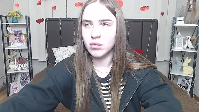 Snapshot of LauraHlot chatting on May 31, 2026, 5:53 pm LauraHlot online show from May 31, 2026, 5:53 pm