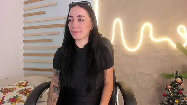 Sofia  rivera online show from December 15, 2024, 4:59 pm