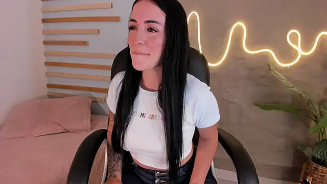 Sofia  rivera online show from December 19, 2024, 8:13 pm