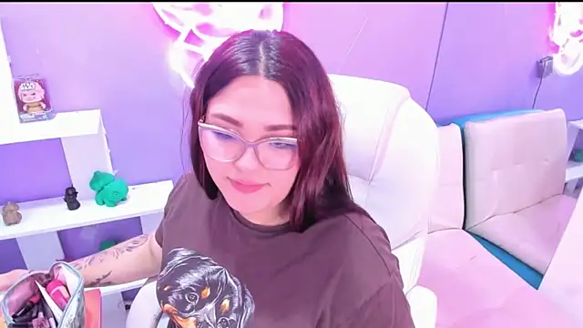 Camiila Osorio online show from September 18, 2025, 7:38 pm