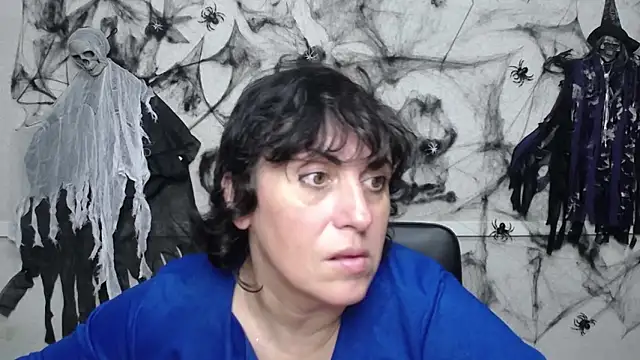 LuciaMii online show from October 21, 2025, 5:02 pm