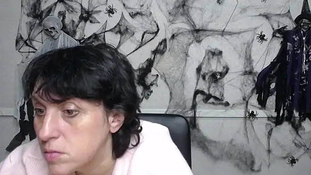 LuciaMii online show from October 22, 2025, 5:02 pm