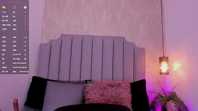 Snapshot of SARA_STONE17 chatting on January 18, 2025, 11:00 pm SARA STONE17 online show from January 18, 2025, 11:00 pm