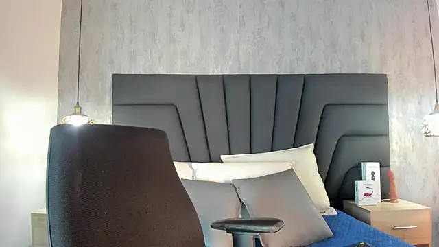 Snapshot of SARA_STONE17 chatting on March 19, 2025, 6:12 pm SARA STONE17 online show from March 19, 2025, 6:12 pm