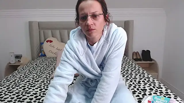 Snapshot of CatWoman0001 chatting on November 30, 2025, 10:36 pm CatWoman0001 online show from November 30, 2025, 10:36 pm