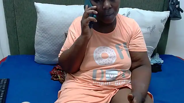 Snapshot of Thickchocolatex2 chatting on February 16, 2026, 6:59 pm Thickchocolatex2 online show from February 16, 2026, 6:59 pm