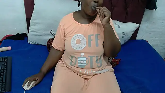 Snapshot of Thickchocolatex2 chatting on February 22, 2026, 5:00 pm Thickchocolatex2 online show from February 22, 2026, 5:00 pm