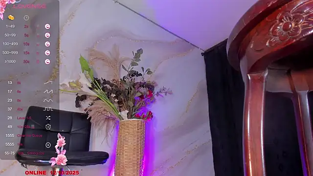 Snapshot of Karla-Ebony chatting on October 12, 2025, 2:05 pm Karla-Ebony online show from October 12, 2025, 2:05 pm