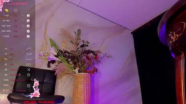 Snapshot of Karla-Ebony chatting on October 14, 2025, 2:07 pm Karla-Ebony online show from October 14, 2025, 2:07 pm