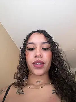 MarieLeon online show from May 16, 2026, 7:45 pm