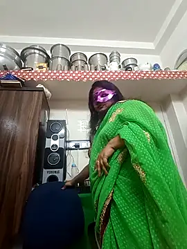 Snapshot of Ayesha-Baby chatting on March 18, 2025, 6:15 pm Ayesha-Baby online show from March 18, 2025, 6:15 pm