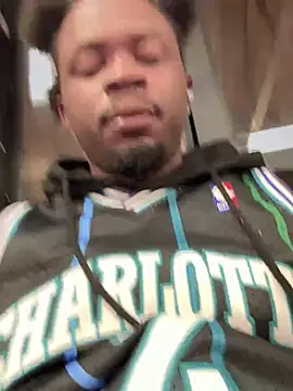 MobyDxck online show from December 9, 2024, 10:43 am