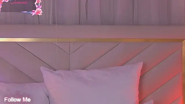 MaryReel online show from October 21, 2025, 9:21 am