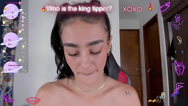 Snapshot of serafelle chatting on February 24, 2025, 12:20 am serafelle online show from February 24, 2025, 12:20 am