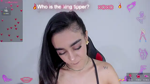 Snapshot of serafelle chatting on November 28, 2025, 10:12 pm serafelle online show from November 28, 2025, 10:12 pm