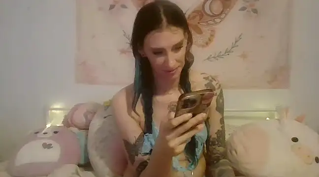 Snapshot of averietheangel chatting on March 2, 2025, 10:48 pm averietheangel online show from March 2, 2025, 10:48 pm