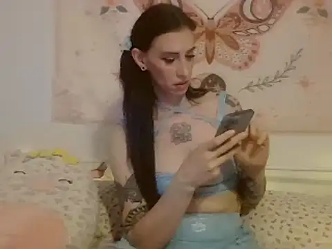 Snapshot of averietheangel chatting on March 13, 2025, 6:56 pm averietheangel online show from March 13, 2025, 6:56 pm