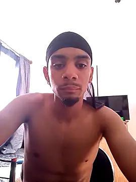 29YOURZ 28  online show from December 7, 2024, 2:35 pm