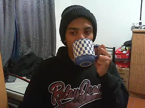 29YOURZ 28  online show from September 19, 2025, 6:48 am