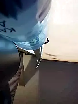 Snapshot of SweetLeila40 chatting on January 10, 2025, 11:43 am SweetLeila40 online show from January 10, 2025, 11:43 am