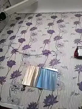 Snapshot of SweetLeila40 chatting on January 12, 2025, 10:45 am SweetLeila40 online show from January 12, 2025, 10:45 am