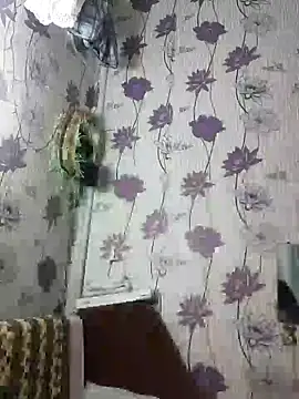 Snapshot of SweetLeila40 chatting on January 18, 2025, 9:45 pm SweetLeila40 online show from January 18, 2025, 9:45 pm