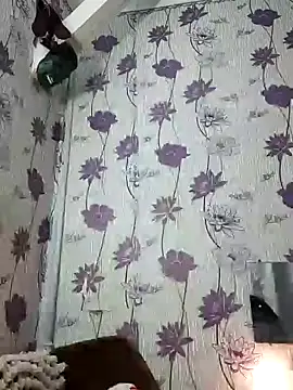 Snapshot of SweetLeila40 chatting on February 11, 2025, 10:28 pm SweetLeila40 online show from February 11, 2025, 10:28 pm