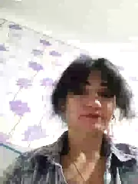 Snapshot of SweetLeila40 chatting on February 12, 2025, 2:45 am SweetLeila40 online show from February 12, 2025, 2:45 am