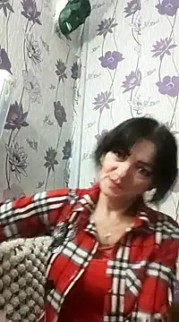 Snapshot of SweetLeila40 chatting on February 19, 2025, 12:35 am SweetLeila40 online show from February 19, 2025, 12:35 am