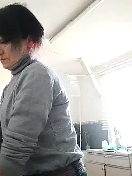 Snapshot of SweetLeila40 chatting on February 25, 2025, 12:45 pm SweetLeila40 online show from February 25, 2025, 12:45 pm