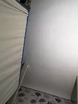 Snapshot of SweetLeila40 chatting on March 12, 2025, 12:10 am SweetLeila40 online show from March 12, 2025, 12:10 am