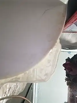 SweetLeila40 online show from April 1, 2026, 8:39 pm