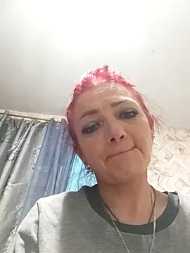 Snapshot of SweetLeila40 chatting on May 3, 2026, 11:44 pm SweetLeila40 online show from May 3, 2026, 11:44 pm