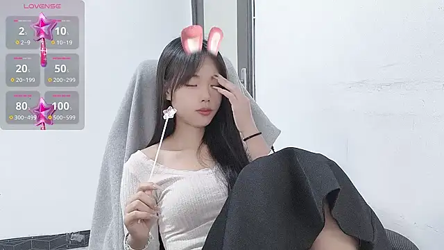 Lvy--v online show from December 11, 2024, 10:38 pm