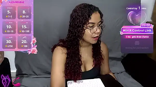 Snapshot of VitoriaFernandes chatting on January 12, 2025, 3:57 pm VitoriaFernandes online show from January 12, 2025, 3:57 pm