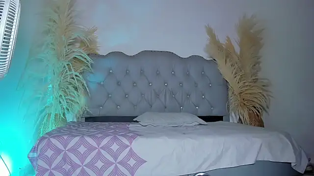 Tahiraa  online show from February 25, 2026, 1:21 pm