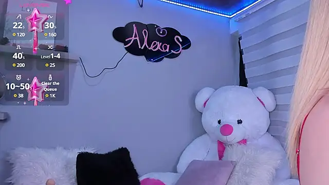 Alexasmith06 online show from March 3, 2025, 7:39 pm