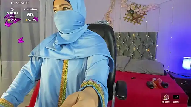 Snapshot of Falak-Yasin chatting on October 15, 2025, 12:27 pm Falak-Yasin online show from October 15, 2025, 12:27 pm