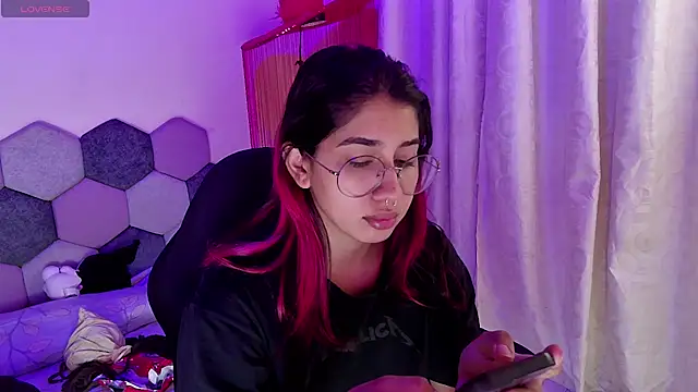 Horny tgn online show from April 2, 2026, 1:53 pm