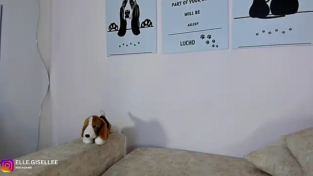 Snapshot of ElleGisellee chatting on February 25, 2025, 1:17 pm ElleGisellee online show from February 25, 2025, 1:17 pm