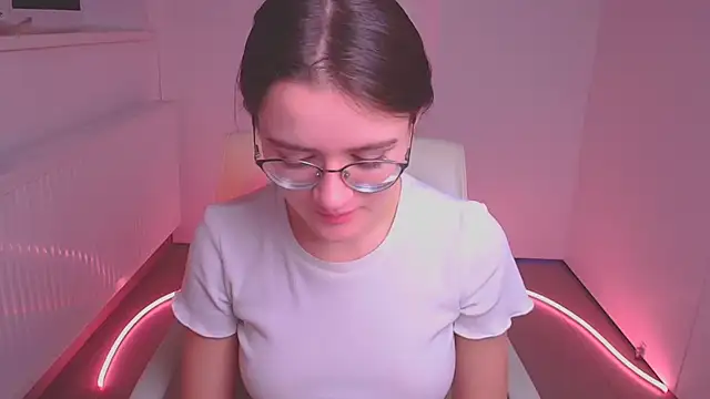 Snapshot of Josephine_jo chatting on February 5, 2025, 6:35 am Josephine jo online show from February 5, 2025, 6:35 am